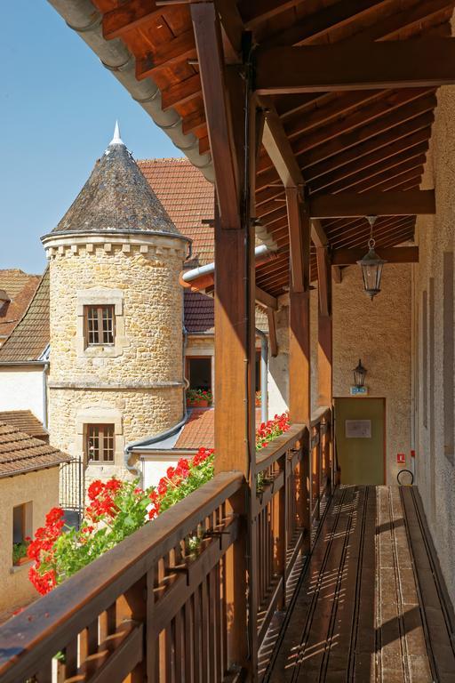 Hotel Logis Des Trois Maures Couches Exterior foto