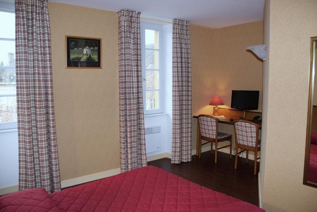 Hotel Logis Des Trois Maures Couches Zimmer foto